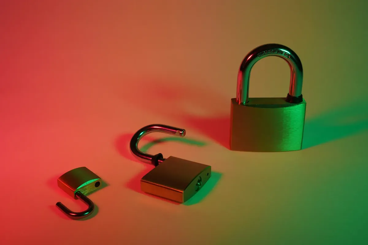 特権アクセス管理（PAM）の理解：インサイト、比較、実際の適用事例